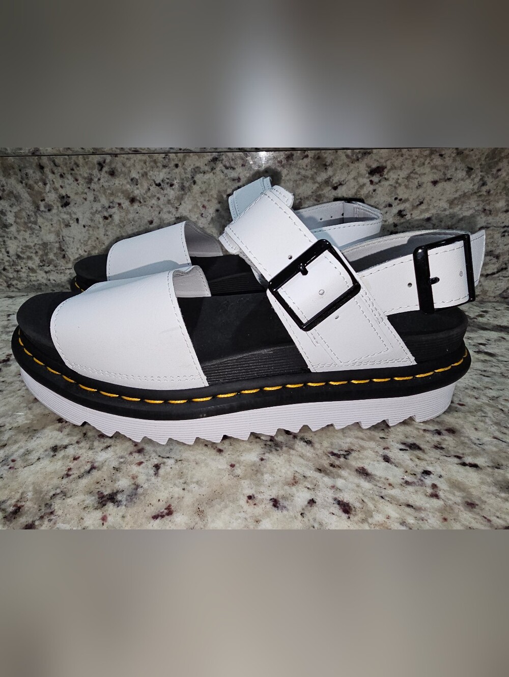 Dr. Martens Voss White Leather Sandals Sz 9